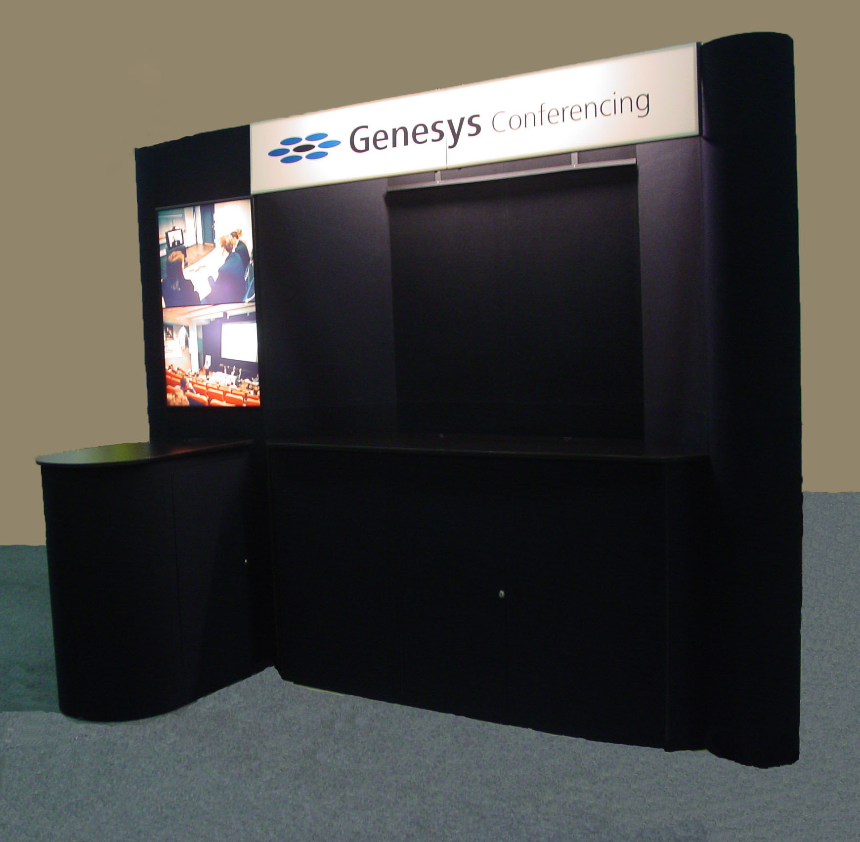 Pre-owned exhibits: 10x10 black portable panel exhibit with light box, counter and header