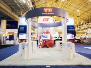 Vascular Technology 20' x 20' island custom exhibit